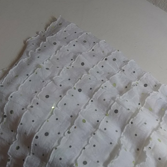 Ruffled white dress with green vest and sequins - Picture 5 of 5